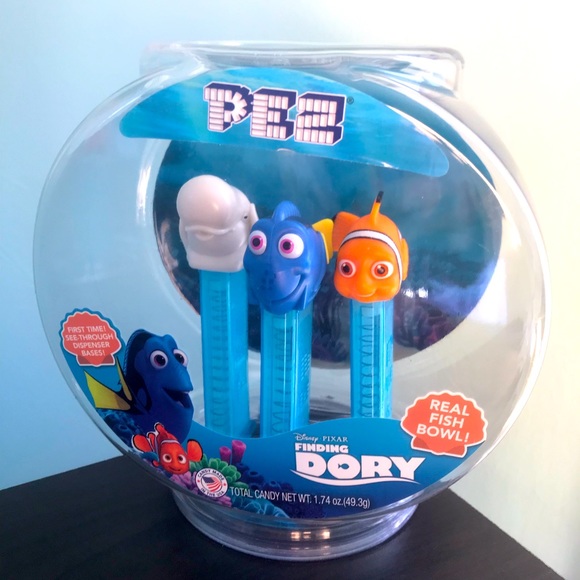 PEZ Other - Collectors PEZ 🐡🐠🐟 finding dory set real fishbowl